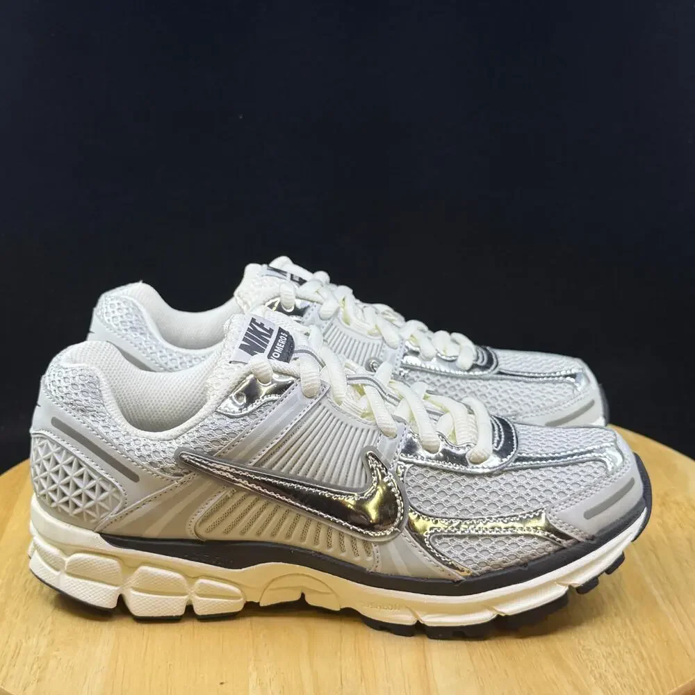 Nike Zoom Vomero 5 Photon Dust Metallic Silver Womens's FD0884-025 Size 9.5